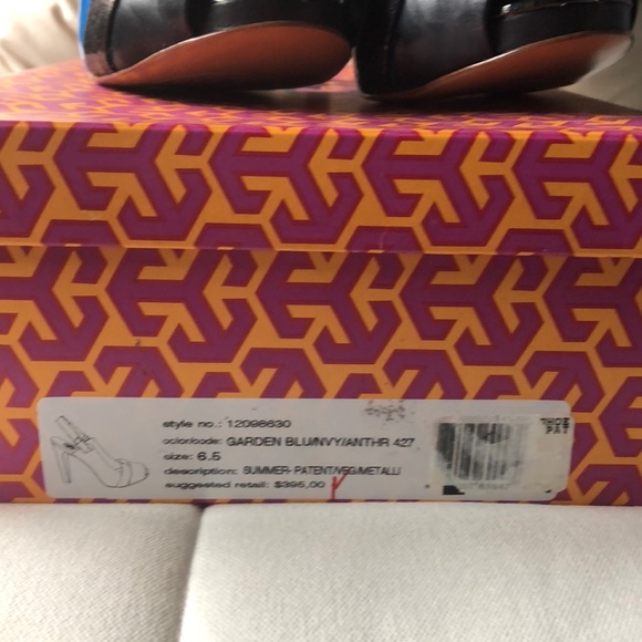 Tory Burch- Summer Sandals - Picture 2 of 4